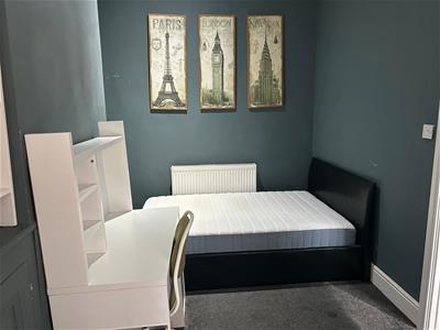 Picture 4